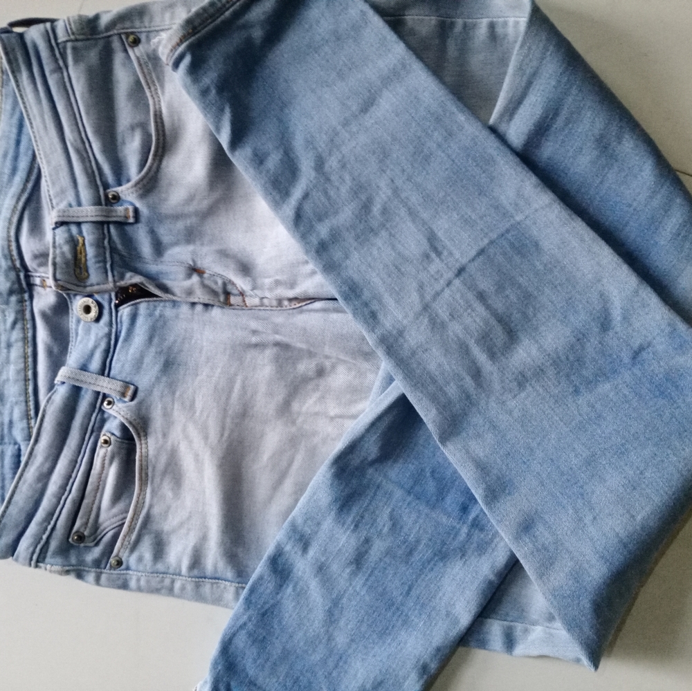 Levis Jeans Ice Blue  Light Color . - Picture 6 of 10